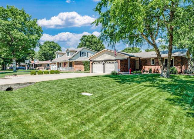 Property at 4506 Sequoia St, Hutchinson, KS 67502, 4 beds, 2 baths