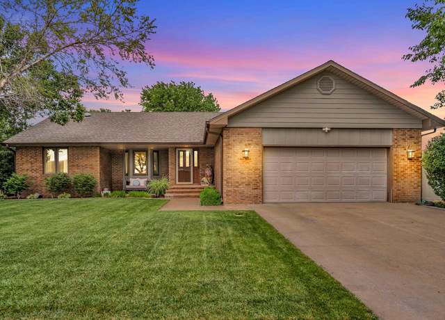 Property at 1318 E 19th Ave, Hutchinson, KS 67502, 3 beds, 2.5 baths