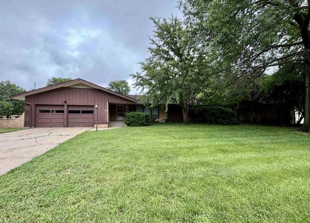 Property at 1330 N Maple St, Mcpherson, KS 67460, 2 beds, 2 baths