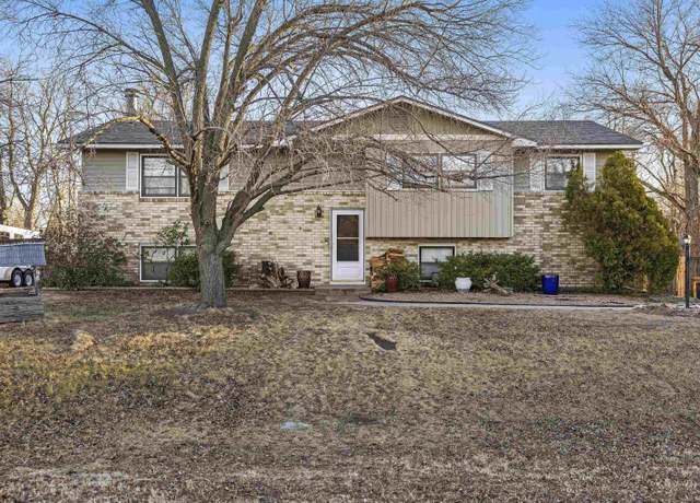 Property at 2609 E 40th Ave, Hutchinson, KS 67502, 4 beds, 2 baths