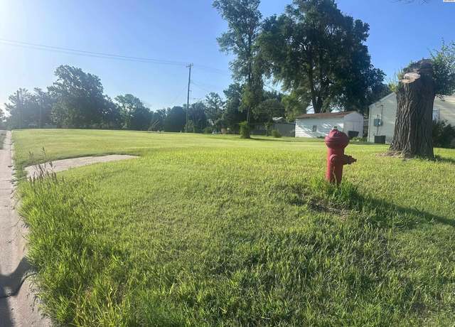 Property at 1201 E Third St, Pratt, KS 67124
