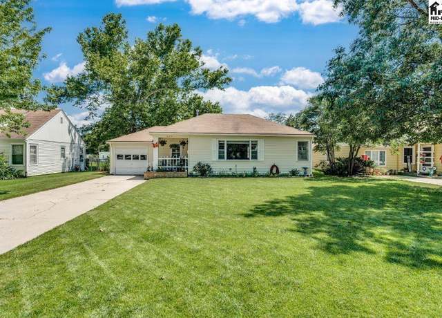 Property at 627 W 21st Ave, Hutchinson, KS 67502, 2 beds, 1 bath