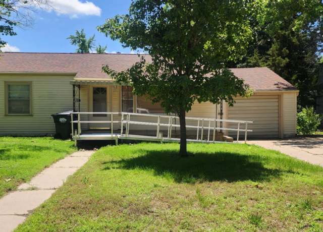 Property at 801 W 21st Ave, Hutchinson, KS 67502, 3 beds, 2 baths