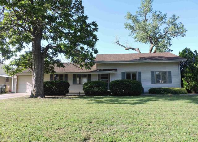 Property at 25 W 25th Ave, Hutchinson, KS 67502, 4 beds, 3 baths
