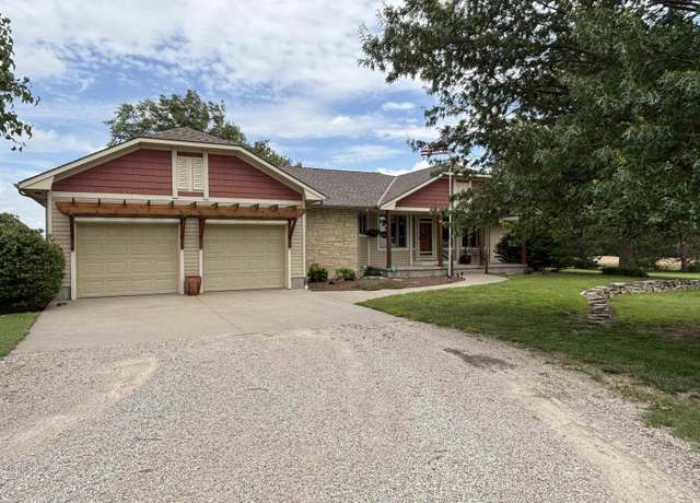 Property at 1346 17th Ave, Mcpherson, KS 67460, 4 beds, 3 baths