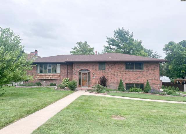 Property at 424 Saratoga Ct, Pratt, KS 67124, 4 beds, 3 baths