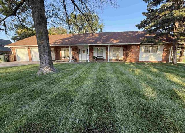 Property at 2800 N Jefferson St, Hutchinson, KS 67502, 3 beds, 2 baths