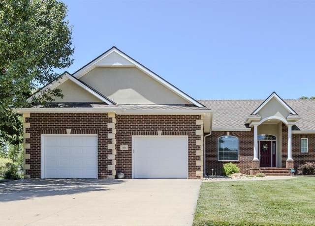 Property at 804 S Turkey Creek Dr, Mcpherson, KS 67460, 5 beds, 3.5 baths