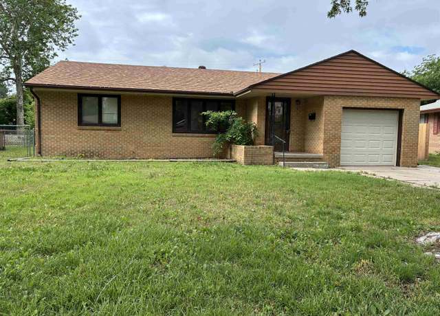 Property at 7 Meadowlark Ln, Hutchinson, KS 67502, 3 beds, 1 bath