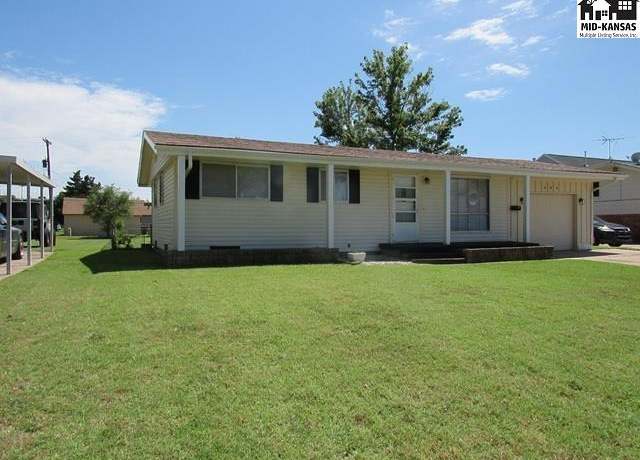 Property at 909 E 13th Ave, Hutchinson, KS 67501, 3 beds, 1 bath