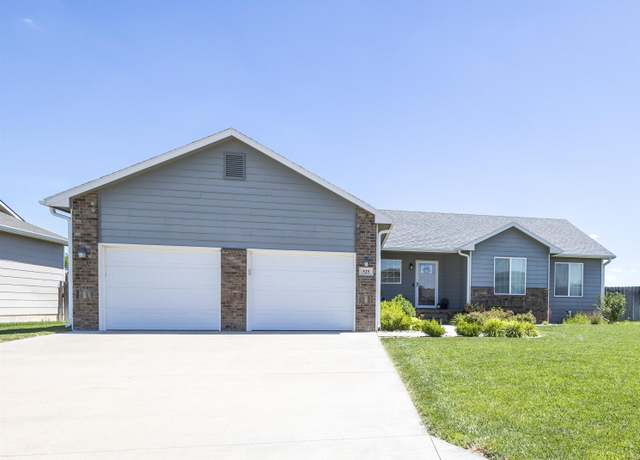 Property at 525 Foxfire St, Mcpherson, KS 67460, 5 beds, 3 baths
