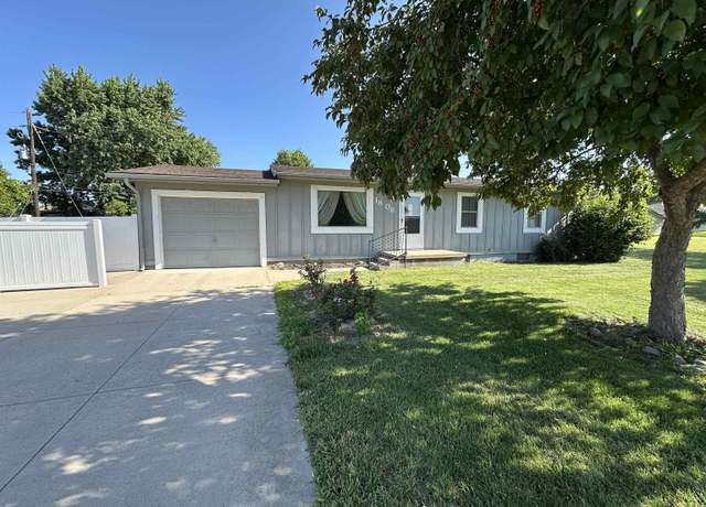 Property at 1808 E 33rd Ave, Hutchinson, KS 67502, 3 beds, 1 bath