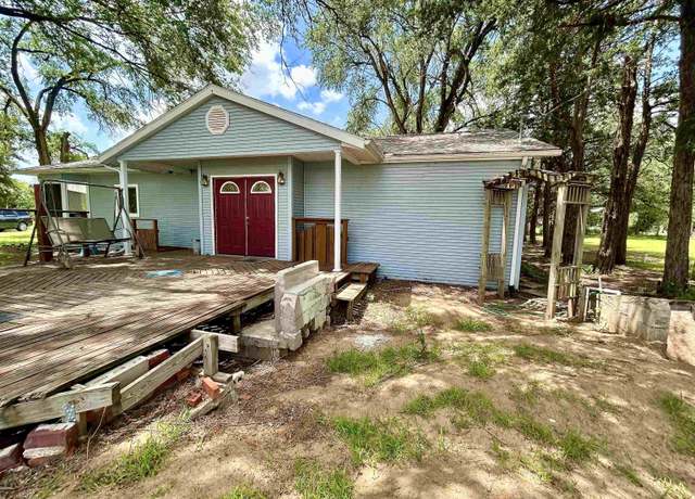 Property at 5214 E Mourn Ln, Hutchinson, KS 67501, 3 beds, 2 baths