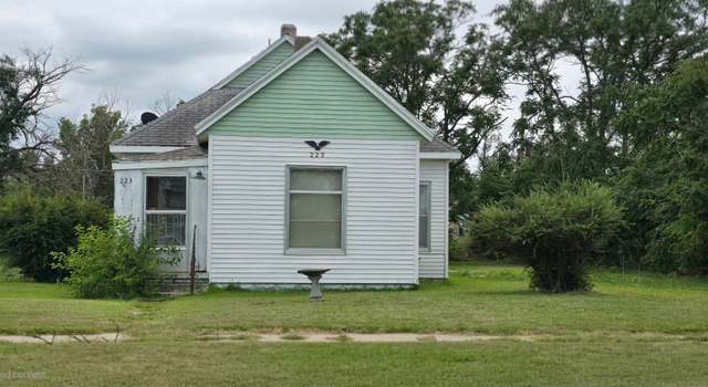 Photo of 223 E Avenue F, Hutchinson, KS 67501