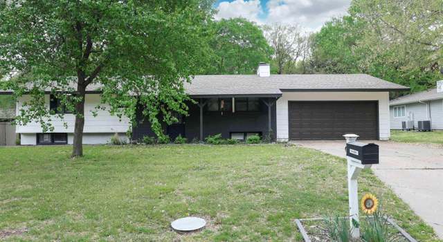 Photo of 9 Regal Crescent St, North Newton, KS 67117