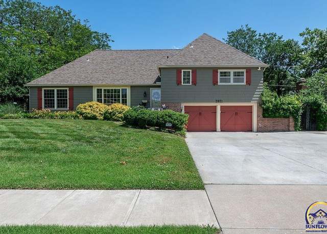 Property at 2021 SW 32nd St, Topeka, KS 66611, 4 beds, 3 baths