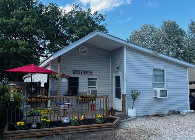 Property at 206 E Lucy St, Mclouth, KS 66054, 3 beds, 1 bath