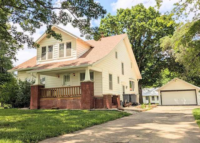 Property at 1830 E 6th Ave, Emporia, KS 66801, 4 beds, 2.5 baths