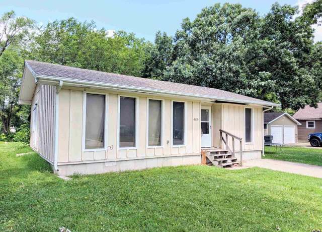 Property at 805 Peyton St, Emporia, KS 66801, 2 beds, 1 bath