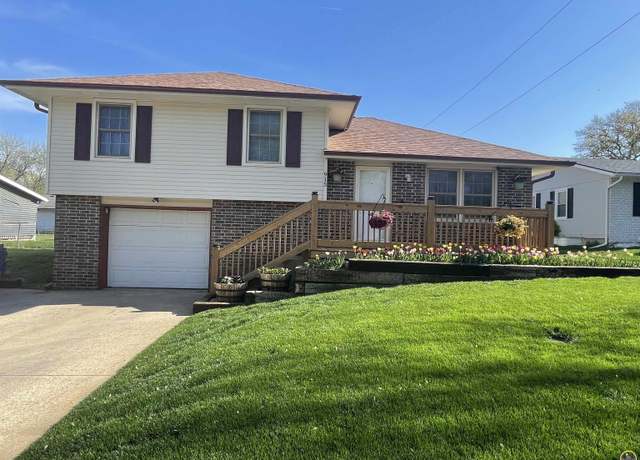 Property at 915 Pheasant Ridge Rd, Emporia, KS 66801, 3 beds, 2 baths
