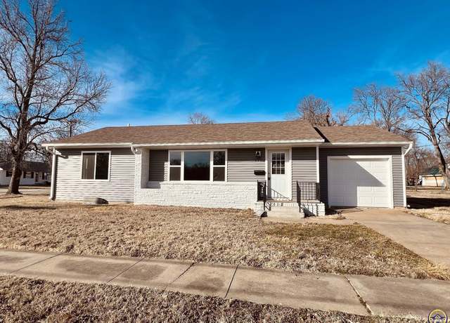 Property at 306 Main St, Osage City, KS 66523, 3 beds, 1.5 baths