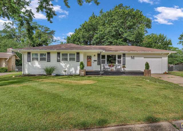 Property at 2511 SW Crest Dr, Topeka, KS 66614, 3 beds, 1 bath