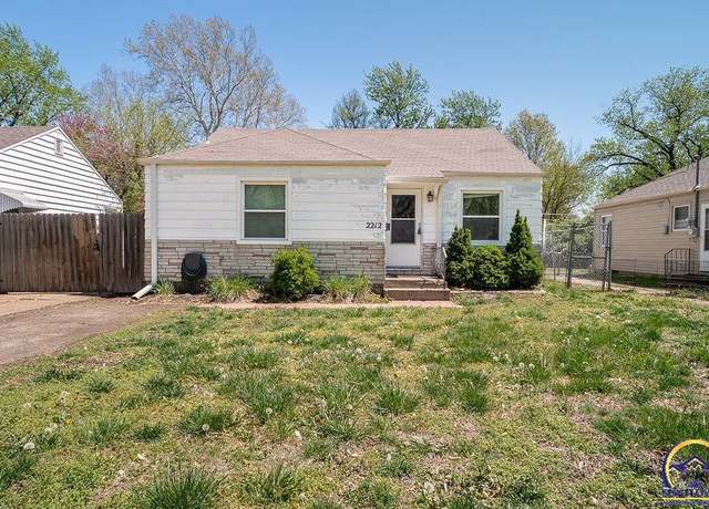 Property at 2212 SW Macvicar Ave, Topeka, KS 66611, 4 beds, 1 bath