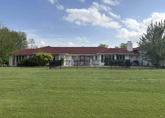 Property at 1200 SW 29th St, Topeka, KS 66611, 6 beds, 3.5 baths