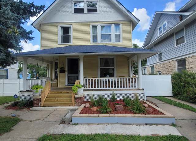 Property at 1208 SW 10th Ave, Topeka, KS 66604, 4 beds, 2 baths