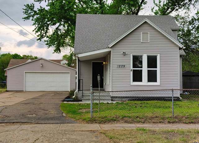 Property at 1209 NW Western Ave, Topeka, KS 66608, 3 beds