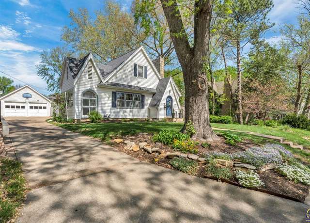Property at 1339 SW Campbell Ave, Topeka, KS 66604, 4 beds, 2 baths