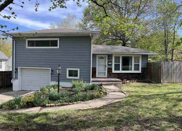 Property at 802 Sherwood Way, Emporia, KS 66801, 3 beds, 1.5 baths