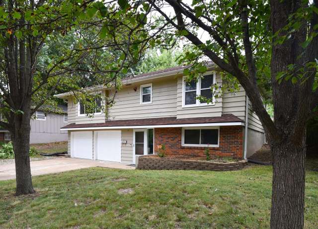 Property at 4318 SW 30th St, Topeka, KS 66614, 3 beds, 1.5 baths