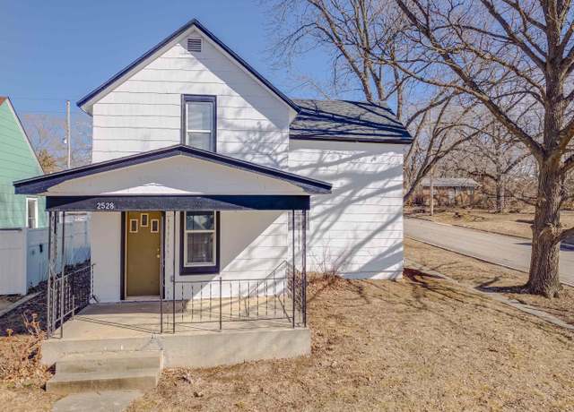 Property at 2528 SW Clay St, Topeka, KS 66611, 3 beds, 2 baths