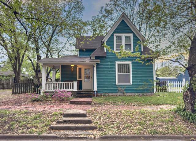 Property at 107 NW Lindenwood Ave, Topeka, KS 66606, 3 beds, 2 baths