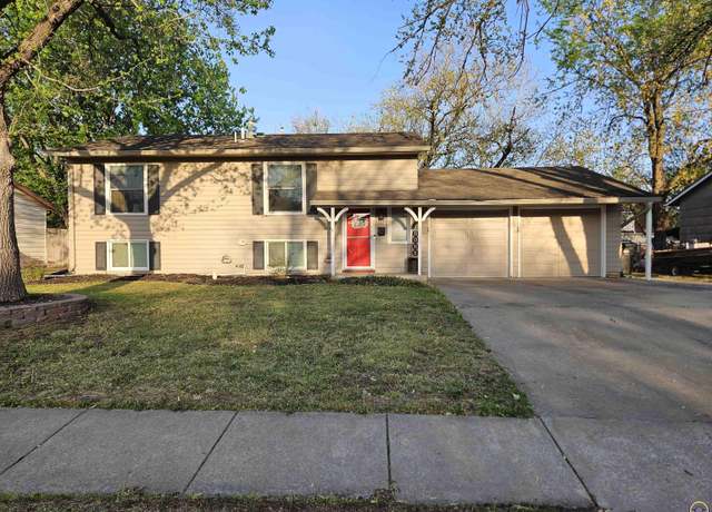 Property at 3112 SW College Ave, Topeka, KS 66611, 4 beds, 2 baths