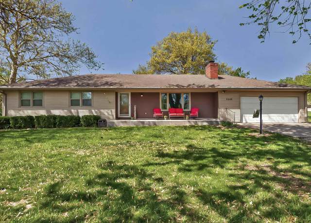 Property at 6048 SE 45th St, Tecumseh, KS 66542, 3 beds, 2.5 baths