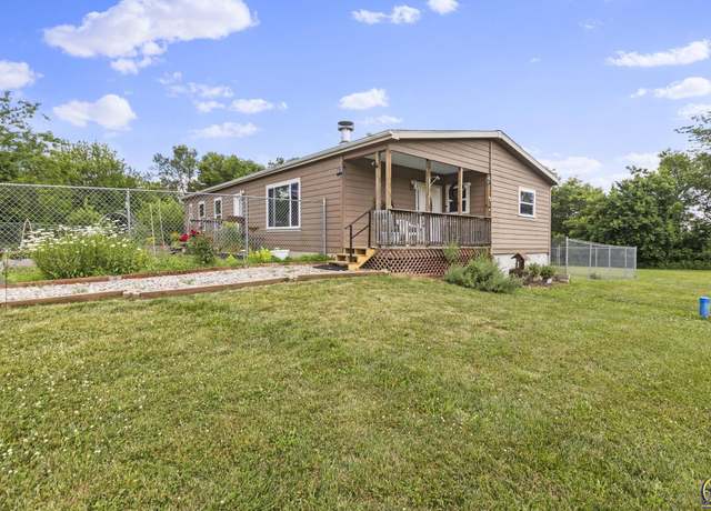 Property at 34 Texas Dr, Linn Valley, KS 66040, 3 beds, 2 baths