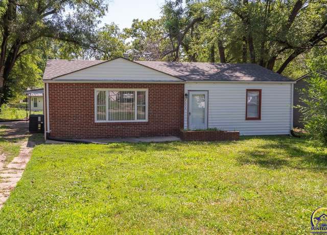 Property at 2224 SW Edgewater Ter, Topeka, KS 66614, 3 beds, 1 bath