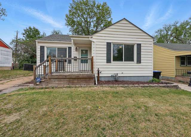 Property at 624 SW Vesper Ave, Topeka, KS 66606, 2 beds, 1 bath