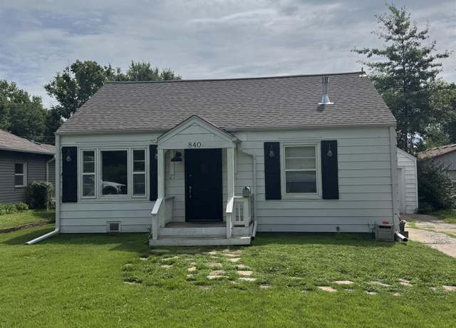 Property at 840 SW Parkview St, Topeka, KS 66606, 3 beds, 1 bath