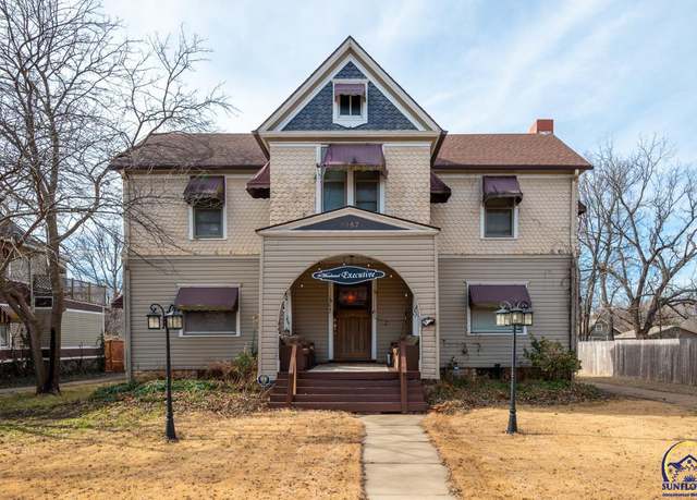 Property at 1257 SW Fillmore St, Topeka, KS 66604, 3 beds, 3 baths