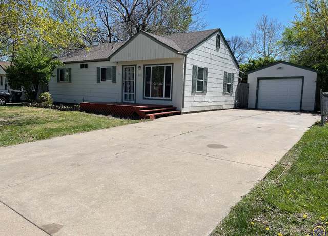 Property at 5519 SW Huntoon St, Topeka, KS 66604, 3 beds, 1 bath