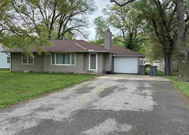 Property at 2025 W 15th St, Emporia, KS 66801, 2 beds, 1 bath