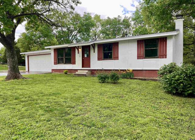 Property at 1704 SE 25th St, Topeka, KS 66605, 3 beds, 1 bath