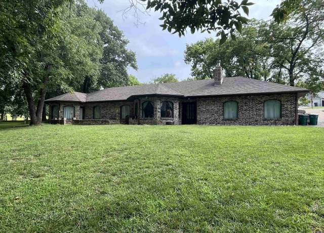 Property at 8044 Rock Creek Dr, Ozawkie, KS 66070, 4 beds, 2 baths