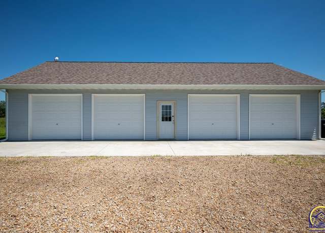 Property at 2205 NW 86th St, Topeka, KS 66618, 2 beds, 1 bath