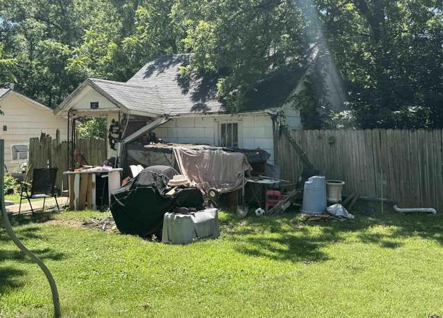 Property at 307 SE Kouns St, Topeka, KS 66607, 1 bed, 1 bath