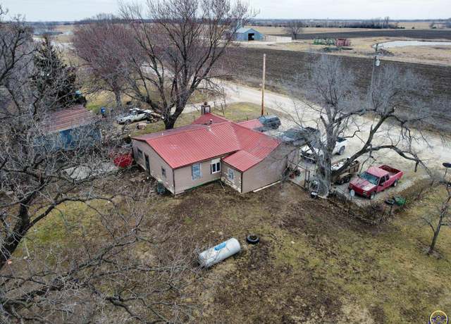 Property at 584 Road 200, Emporia, KS 66801, 3 beds, 1 bath
