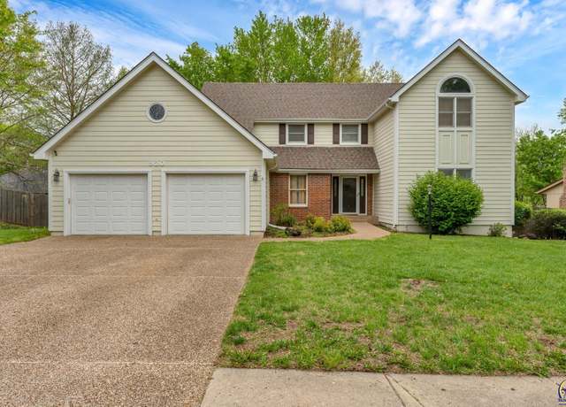 Property at 920 SE 43rd St, Topeka, KS 66609, 5 beds, 3 baths